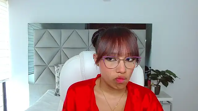 Snapshot of sharon_rosse__ chatting on March 8, 3:24 pm sharon rosse   online show from March 8, 3:24 pm