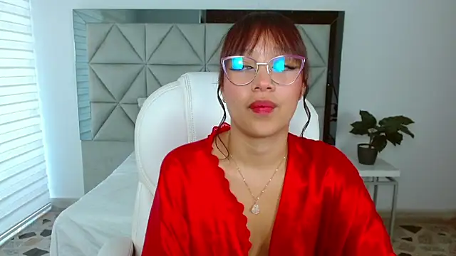 Snapshot of sharon_rosse__ chatting on March 11, 12:28 pm sharon rosse   online show from March 11, 12:28 pm