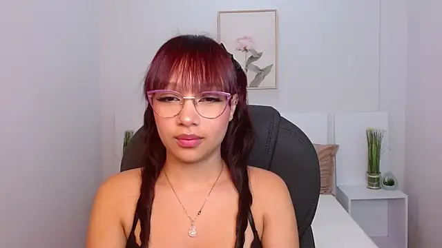 Snapshot of sharon_rosse__ chatting on March 22, 12:04 pm sharon rosse   online show from March 22, 12:04 pm