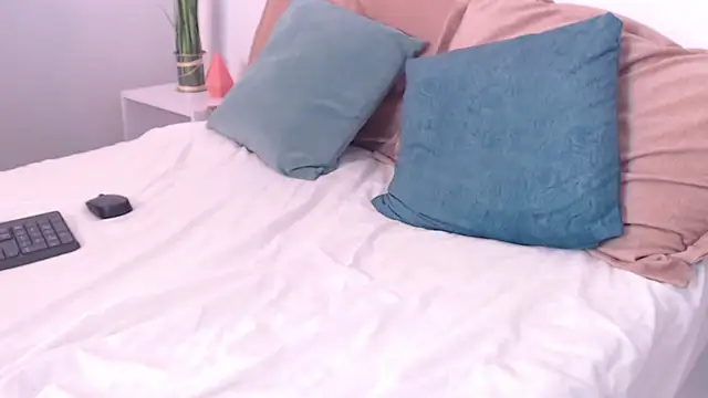 Snapshot of sharon_rosse__ chatting on March 22, 3:09 pm sharon rosse   online show from March 22, 3:09 pm