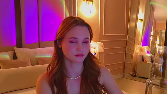 AmeliRoyse online show from March 19, 5:17 pm