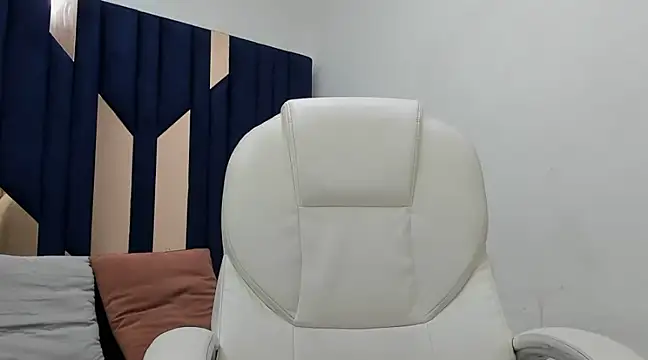 Oriana69  online show from March 11, 9:26 pm