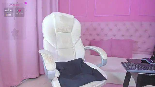 SHADY STONE online show from March 8, 2:04 am