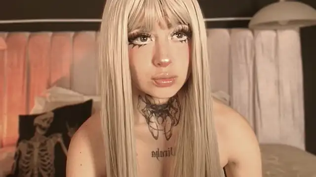 Zhally Dee online show from September 26, 7:40 pm