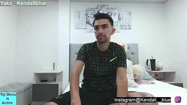 kendallblue  online show from September 28, 11:32 pm