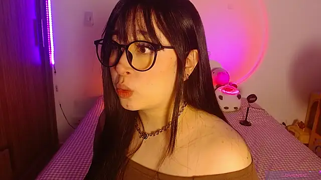 Snapshot of Oliviargf chatting on June 17, 1:19 am Oliviargf online show from June 17, 1:19 am