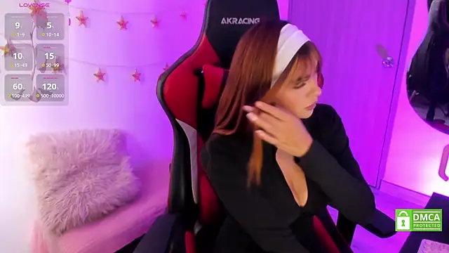 LindaSilverstone online show from March 26, 8:25 pm