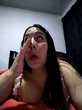 esmeralda jadees online show from April 13, 1:00 am