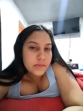 esmeralda jadees online show from April 19, 1:21 pm