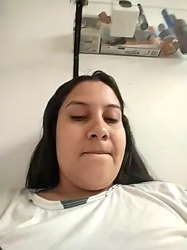 esmeralda jadees online show from April 22, 7:37 pm