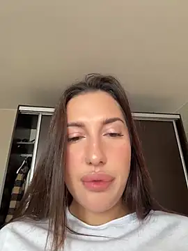 AleksandraRich online show from April 22, 1:19 am