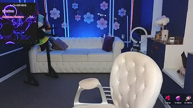 Snapshot of Kira_Kenet chatting on October 27, 9:46 am Kira Kenet online show from October 27, 9:46 am