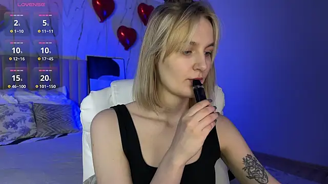  Vikky Moon  online show from March 16, 12:49 am