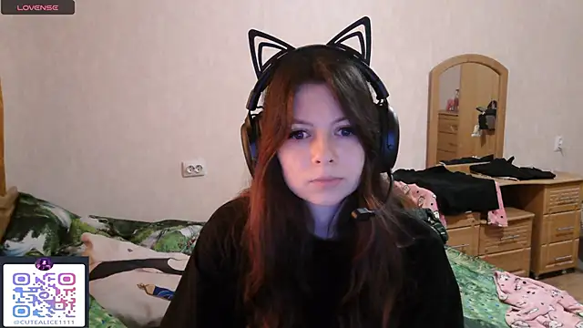 Snapshot of RendyDow chatting on September 24, 7:44 am RendyDow online show from September 24, 7:44 am