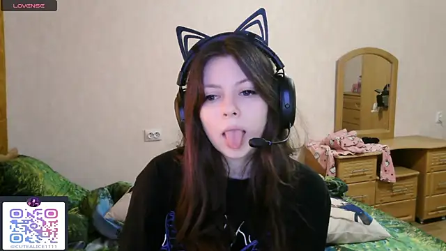 Snapshot of RendyDow chatting on September 25, 8:18 am RendyDow online show from September 25, 8:18 am