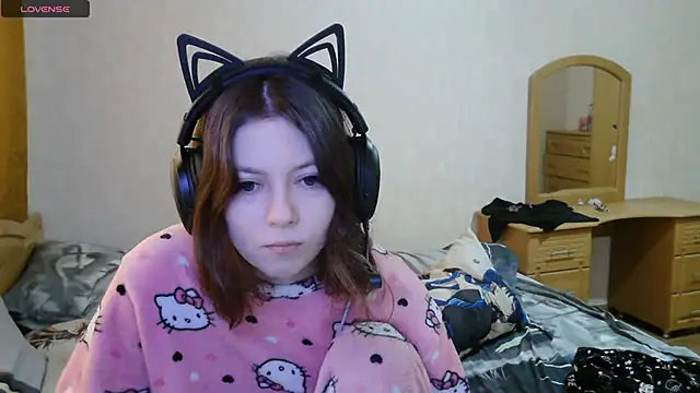 Snapshot of RendyDow chatting on October 4, 7:28 am RendyDow online show from October 4, 7:28 am