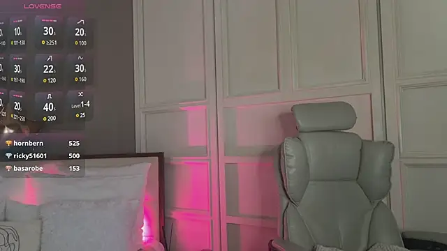 OhMyEmma online show from March 10, 4:17 am