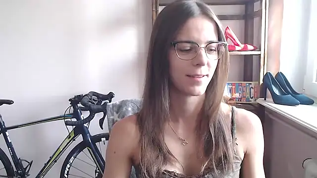 love megi online show from April 16, 1:23 pm