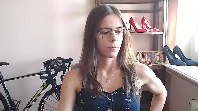 love megi online show from April 21, 1:28 pm