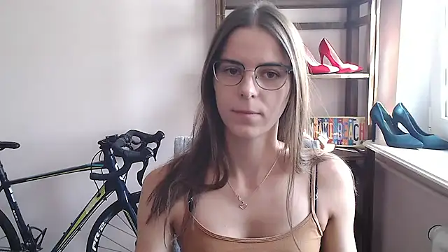 love megi online show from April 23, 1:24 pm