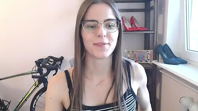 Snapshot of love_megi chatting on June 14, 6:43 pm love megi online show from June 14, 6:43 pm