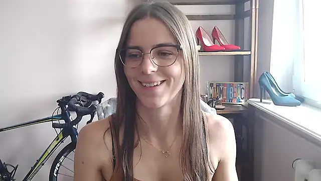 Snapshot of love_megi chatting on June 16, 1:36 pm love megi online show from June 16, 1:36 pm