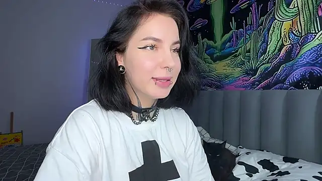 Snapshot of yourvodka chatting on October 3, 12:46 pm yourvodka online show from October 3, 12:46 pm