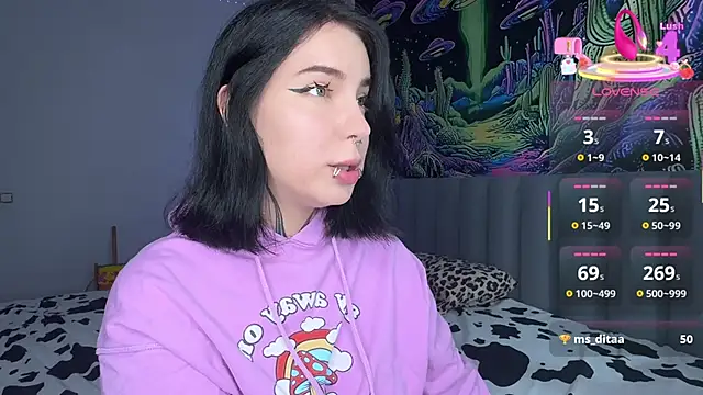 Snapshot of yourvodka chatting on October 24, 9:49 am yourvodka online show from October 24, 9:49 am