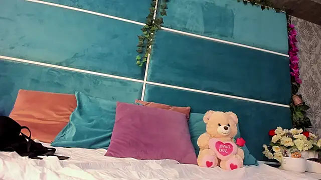 SunnyGlow online show from November 4, 5:50 am