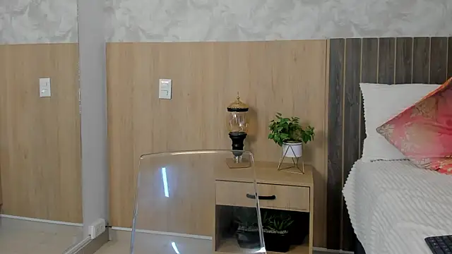Snapshot of _SamantaGomez chatting on June 4, 7:31 pm SamantaGomez online show from June 4, 7:31 pm