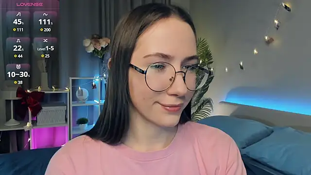 Kira mindnes online show from March 12, 7:49 pm