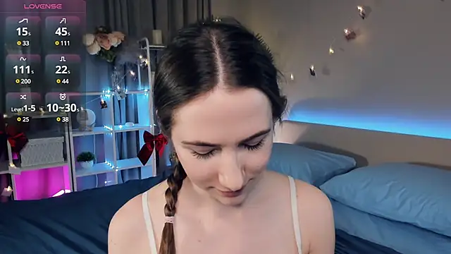 Kira mindnes online show from March 17, 1:46 am