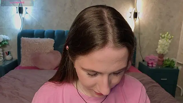 Kira mindnes online show from March 2, 5:52 am