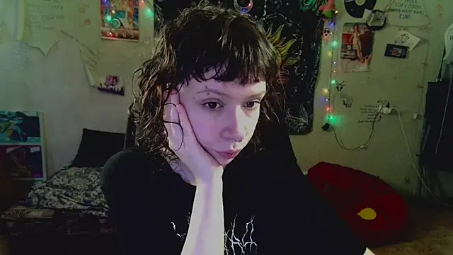 Snapshot of Lil_foxxx chatting on July 22, 9:56 am Lil foxxx online show from July 22, 9:56 am