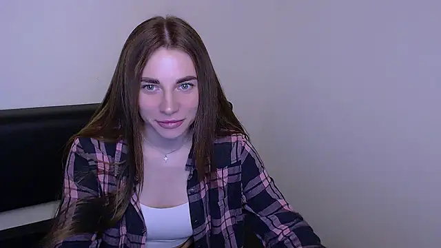 Snapshot of MiaDari_ chatting on March 11, 10:18 am MiaDari online show from March 11, 10:18 am