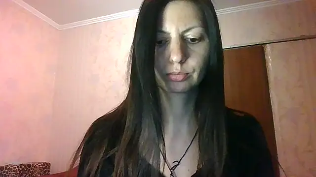 AliseWats online show from March 11, 4:51 pm