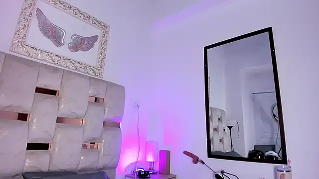 Lola Blondie online show from March 5, 11:50 am