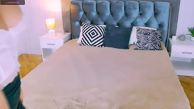 Maya Rogerss online show from March 26, 2:33 pm