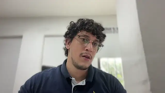 Snapshot of chicoinhibido chatting on December 19, 8:05 pm chicoinhibido online show from December 19, 8:05 pm