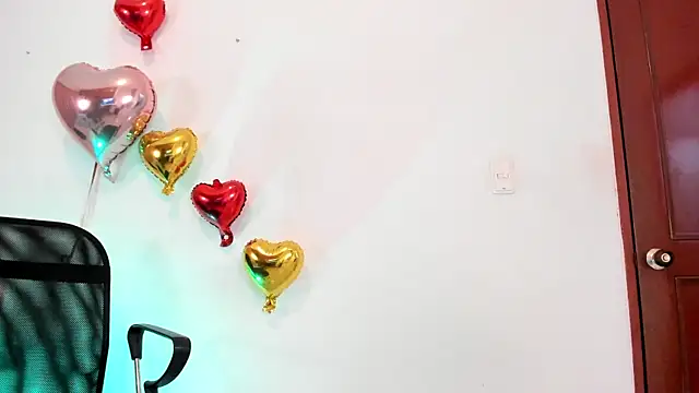 Snapshot of Coral_w10 chatting on March 12, 6:55 pm Coral w10 online show from March 12, 6:55 pm