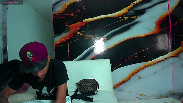 Snapshot of hot_dirty_paradise_66 chatting on June 4, 8:15 pm hot dirty paradise 66 online show from June 4, 8:15 pm