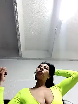 DaphneRosses online show from March 1, 6:32 pm