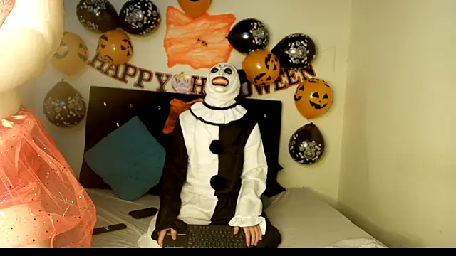 Kymberlyandlucas2 online show from October 9, 4:43 am