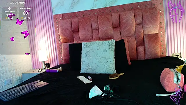 Snapshot of goldilockss15 chatting on November 5, 3:17 am goldilockss15 online show from November 5, 3:17 am