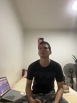 Snapshot of Thiagobb7 chatting on September 22, 11:07 pm Thiagobb7 online show from September 22, 11:07 pm