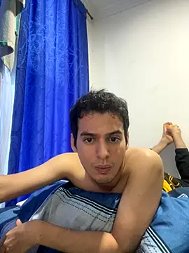 Snapshot of Thiagobb7 chatting on October 24, 10:17 pm Thiagobb7 online show from October 24, 10:17 pm