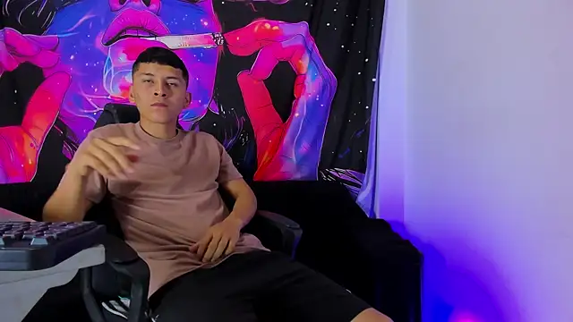 MAXXY CUTE online show from March 14, 5:24 pm