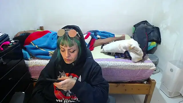 freyaa sorcerees online show from March 11, 8:20 am