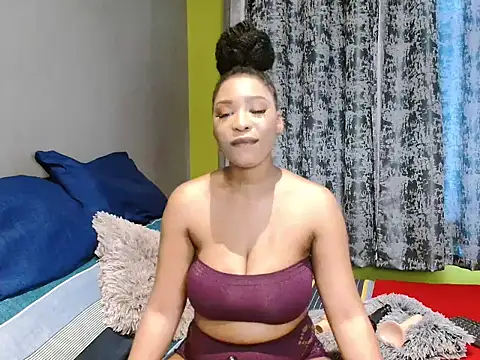 Snapshot of Tallwildnspicey98 chatting on November 7, 6:35 am Tallwildnspicey98 online show from November 7, 6:35 am