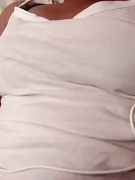 Snapshot of naughtyreva chatting on March 16, 9:05 am naughtyreva online show from March 16, 9:05 am